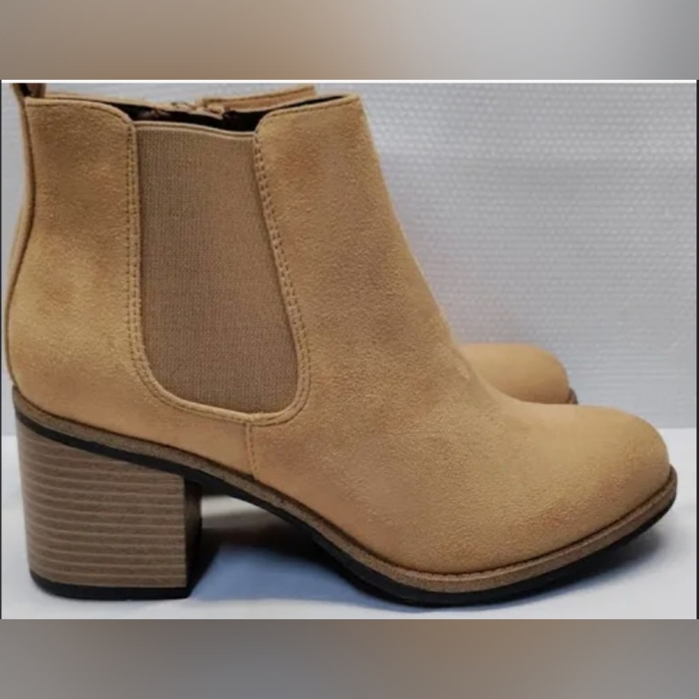White Mountain Women's 2" Heel Faux Nubuck Zip Ankle Boot Tan Beige Size 11 NIB